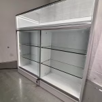 Verkaufsvitrine abschließbar mit Sicherheitsglas und Brandschutz für Ladenbau – Bild 4